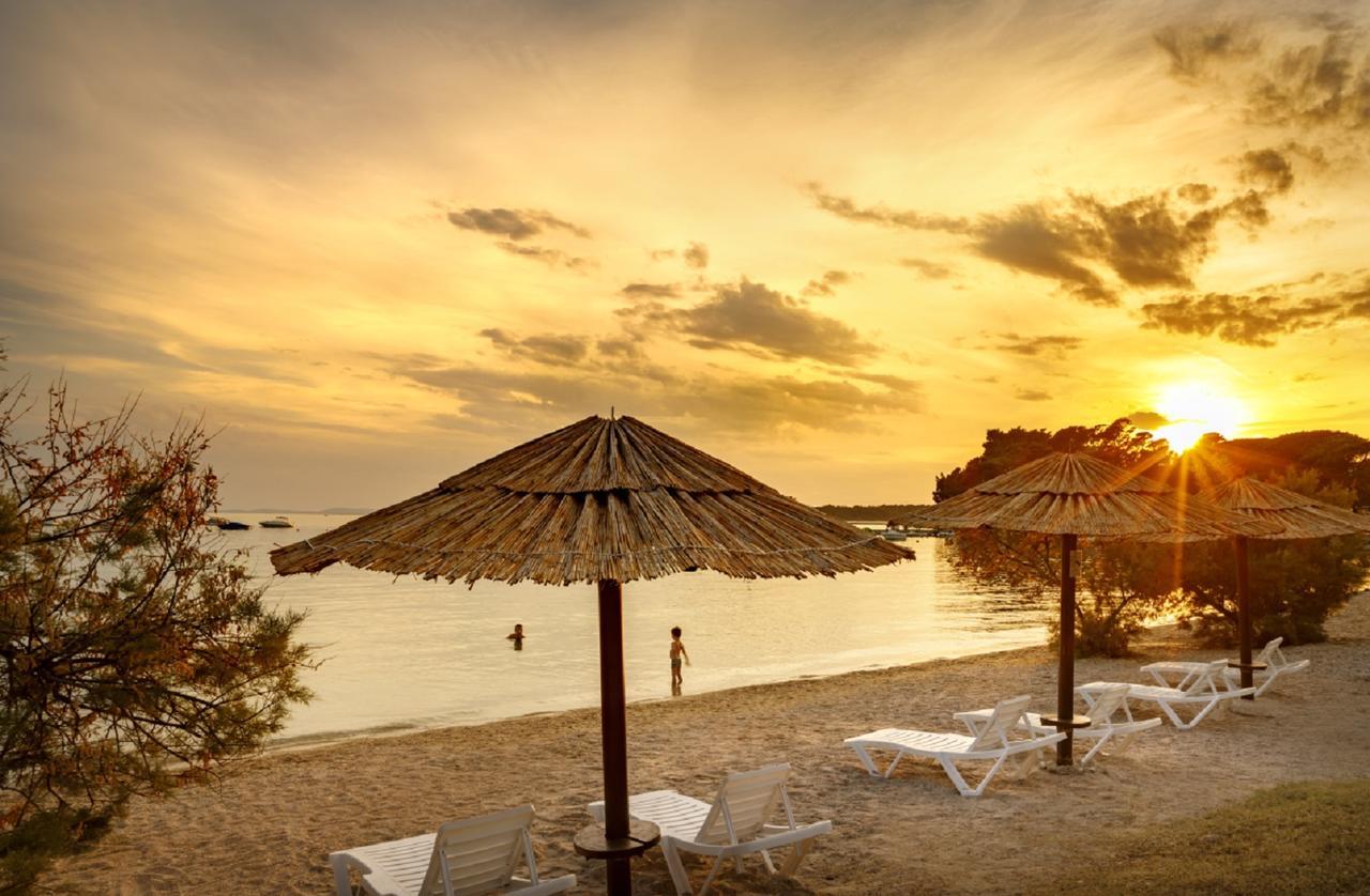 Valamar Camping Padova Banjol Exteriör bild